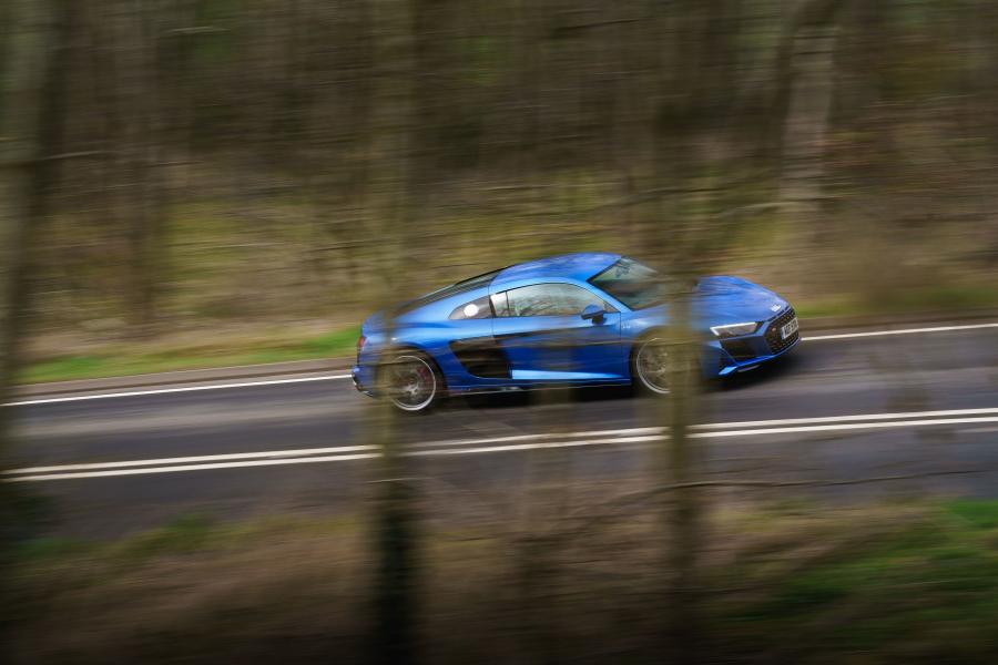  Audi R8 V10 2019 года  (UK) (фото 49 из 79)